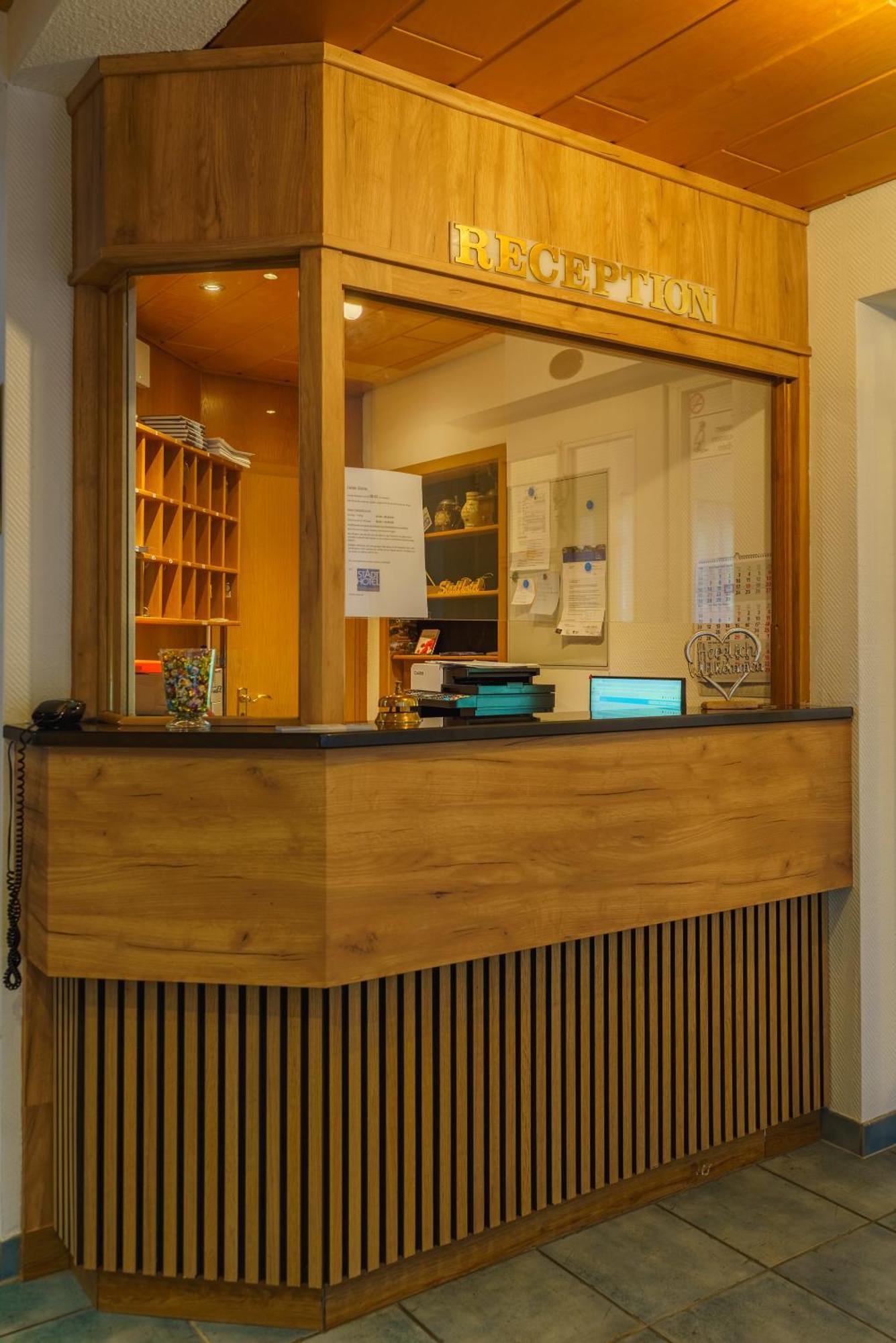 Stadthotel Pfeffermuehle เกนเกนบาค ภายนอก รูปภาพ