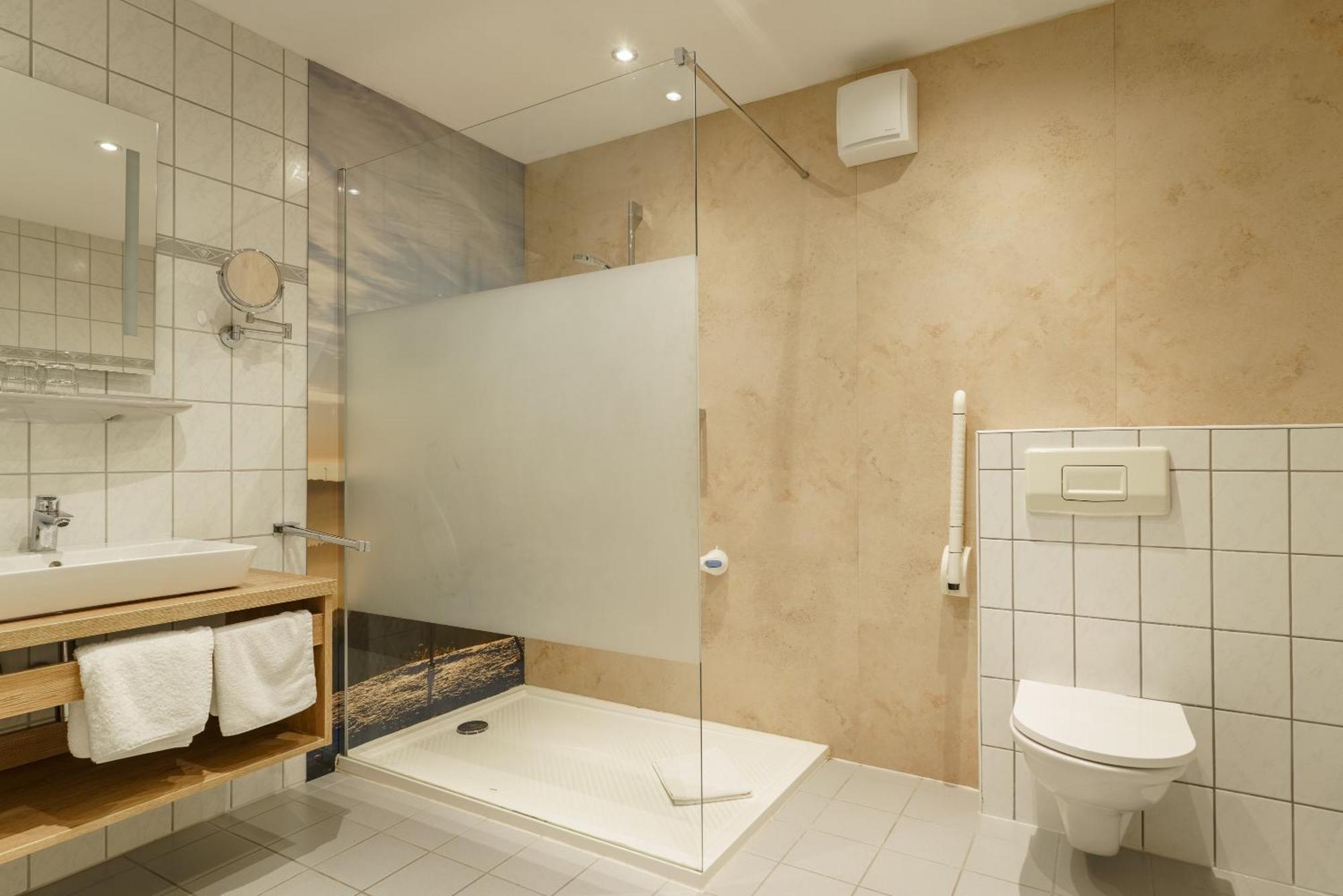 Stadthotel Pfeffermuehle เกนเกนบาค ภายนอก รูปภาพ