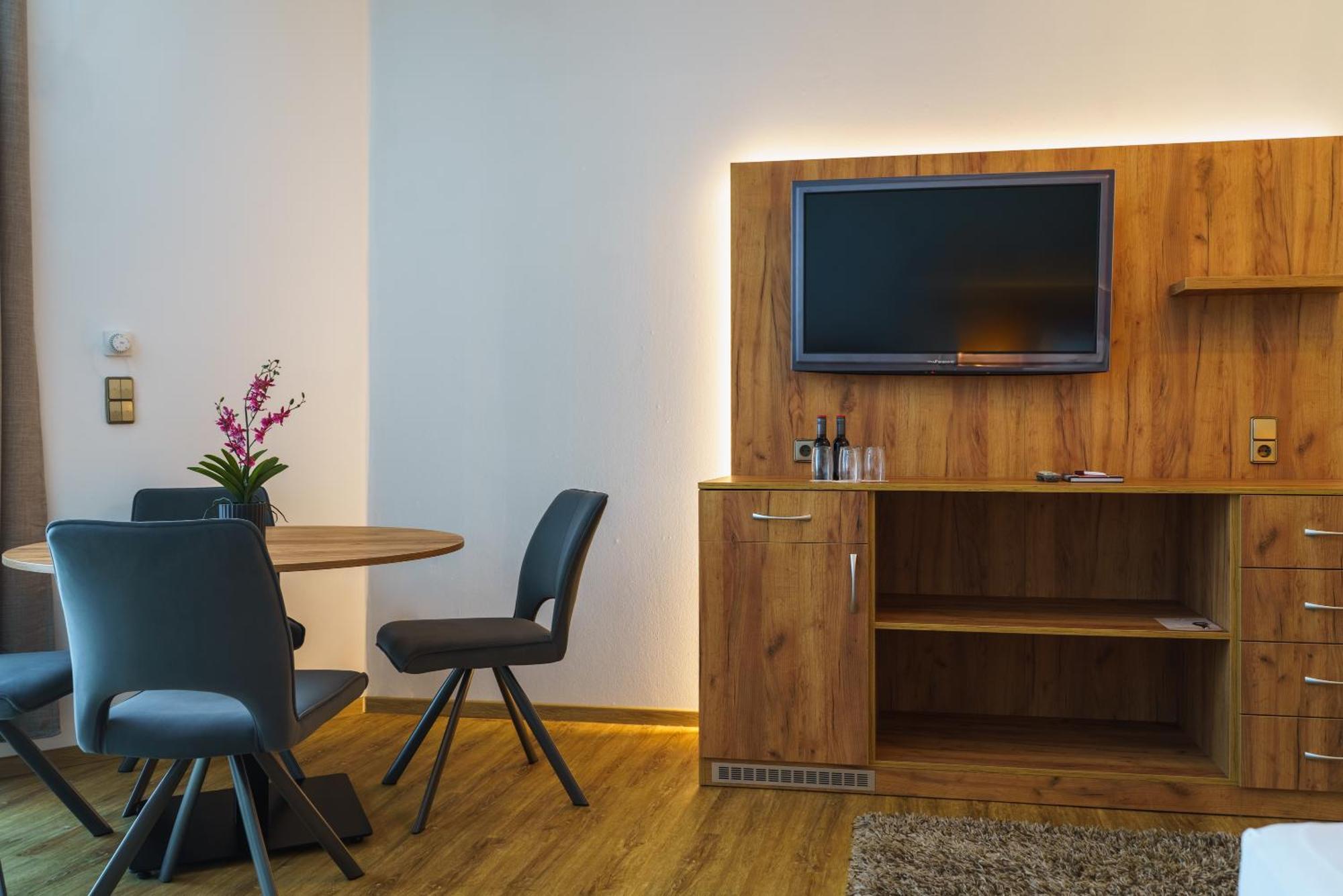 Stadthotel Pfeffermuehle เกนเกนบาค ภายนอก รูปภาพ